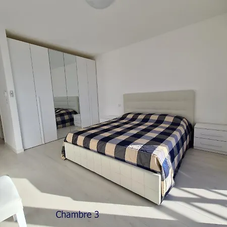 Luxurious Penthouse With Magnificent Views Over The Bay Of Daire *