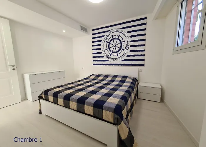 Luxurious Penthouse With Magnificent Views Over The Bay Of 10 Peoples *