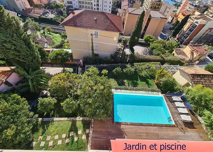 Luxurious Penthouse With Magnificent Views Over The Bay Of 10 Peoples Apartamento *