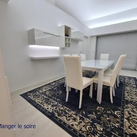 Luxurious Penthouse With Magnificent Views Over The Bay Of Ментона