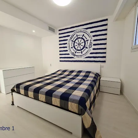 Luxurious Penthouse With Magnificent Views Over The Bay Of 10 Peoples *