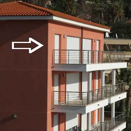 Luxurious Penthouse With Magnificent Views Over The Bay Of 10 Peoples Appartamento