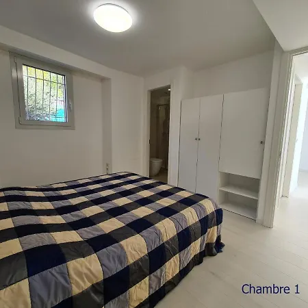 Luxurious Penthouse With Magnificent Views Over The Bay Of 10 Peoples מנטון