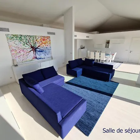 Luxurious Penthouse With Magnificent Views Over The Bay Of