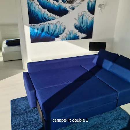 Διαμέρισμα Luxurious Penthouse With Magnificent Views Over The Bay Of 10 Peoples *