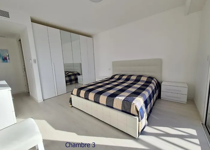 Luxurious Penthouse With Magnificent Views Over The Bay Of 10 Peoples Apartman *