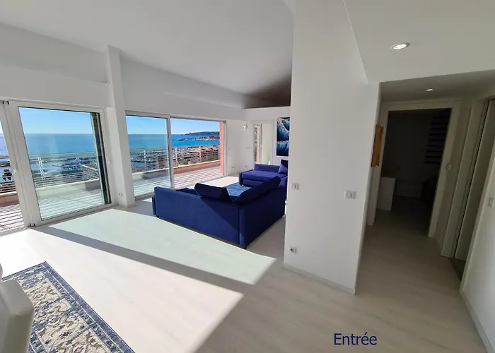 Luxurious Penthouse With Magnificent Views Over The Bay Of 10 Peoples