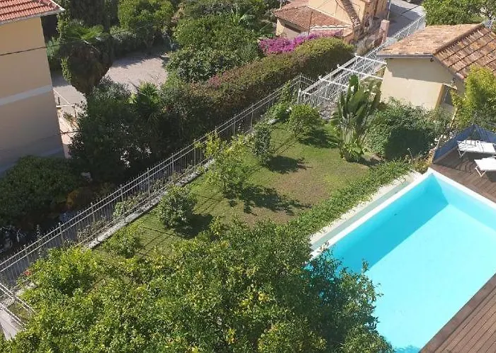 Apartment Luxurious Penthouse With Magnificent Views Over The Bay Of 10 Peoples *