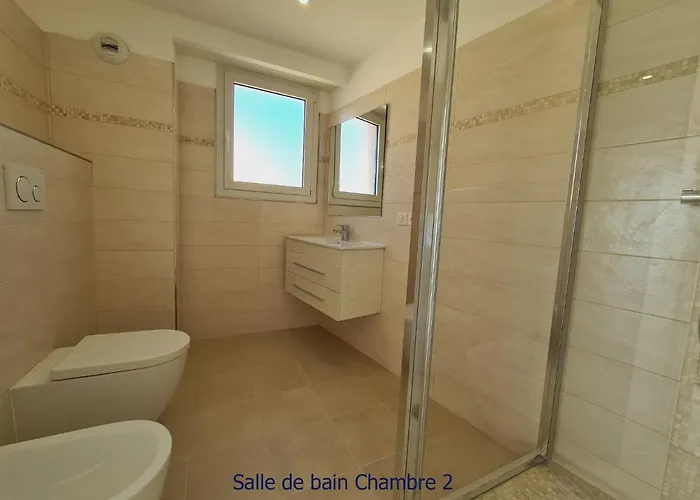 Luxurious Penthouse With Magnificent Views Over The Bay Of 10 Peoples * Menton