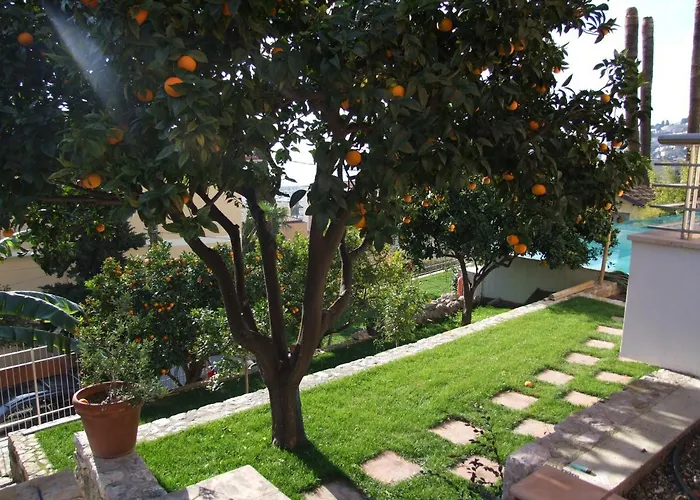 Luxurious Penthouse With Magnificent Views Over The Bay Of 10 Peoples 芒通